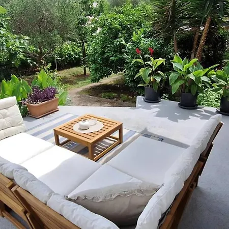 Schoenes Haus Mit Privatem Garten بيت للعطل *