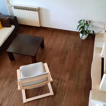 Schoenes Haus Mit Privatem Garten * زادار